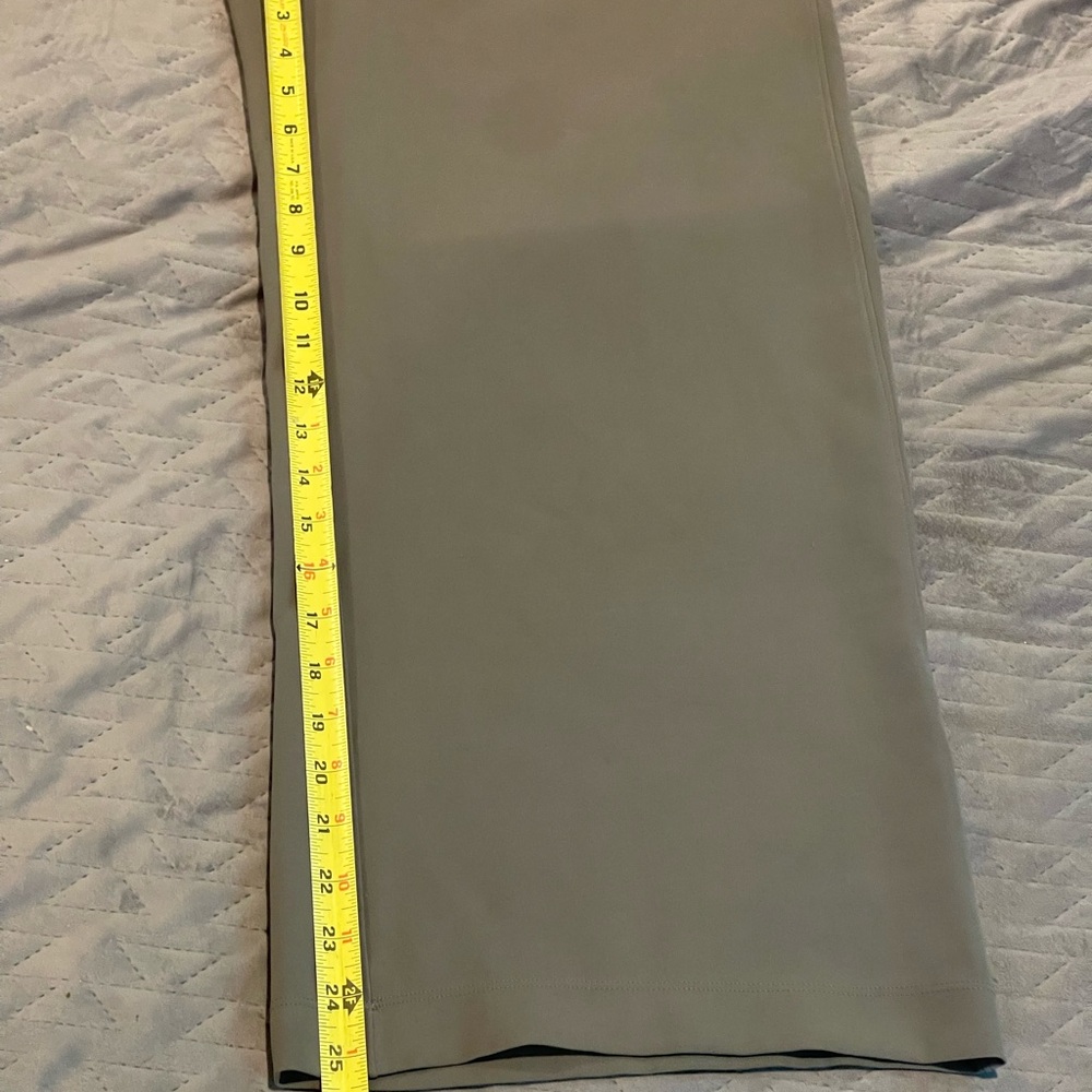 Lululemon pants‎ women’s size 6 green pre-owned condition - Picture 8 of 10